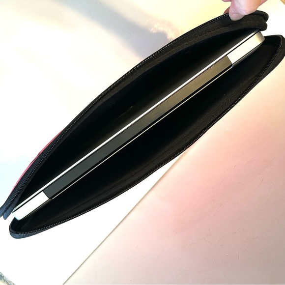 Kate Spade Neoprene Computer Sleeve for 13”. Like New - Picture 7 of 10